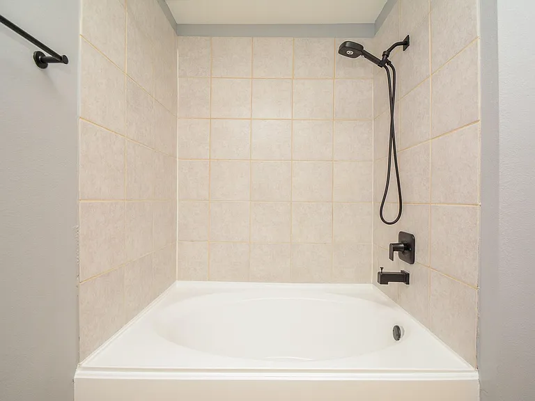 6418 Waldron Dr #B — Photo 12