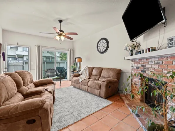 6217 Oak Valley Ln, Citrus Heights, CA 95621