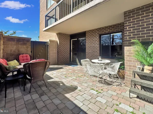 200 N Pickett St APT 102, Alexandria, VA 22304