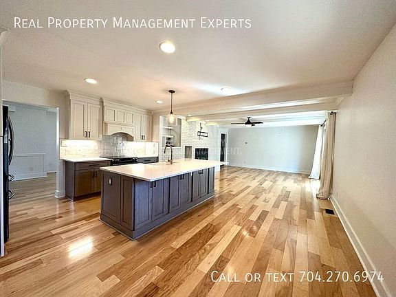 5th image of 147 Brookfield Cir
