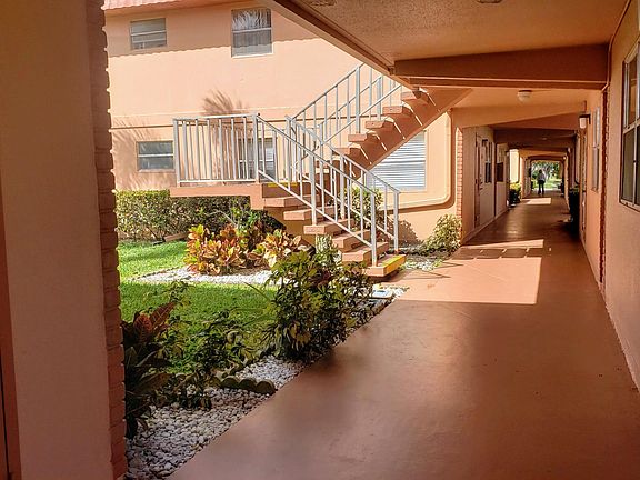 5th image of 542 Saxony Dr #L