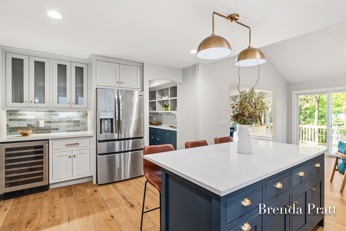 next background image