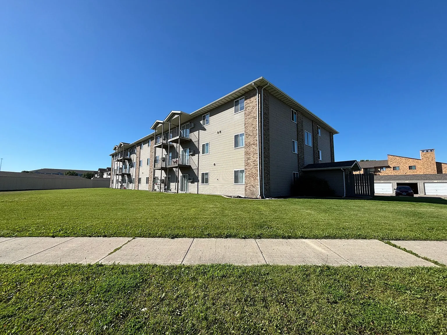 Brickview Apartments — Photo 1