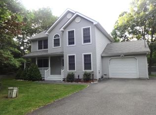 327 Clearview Dr, Long Pond, PA 18334