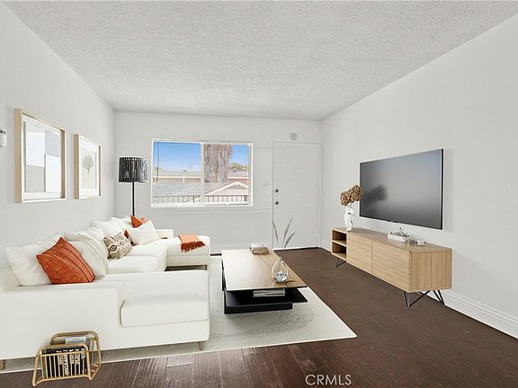 3rd image of 473 E 55th St