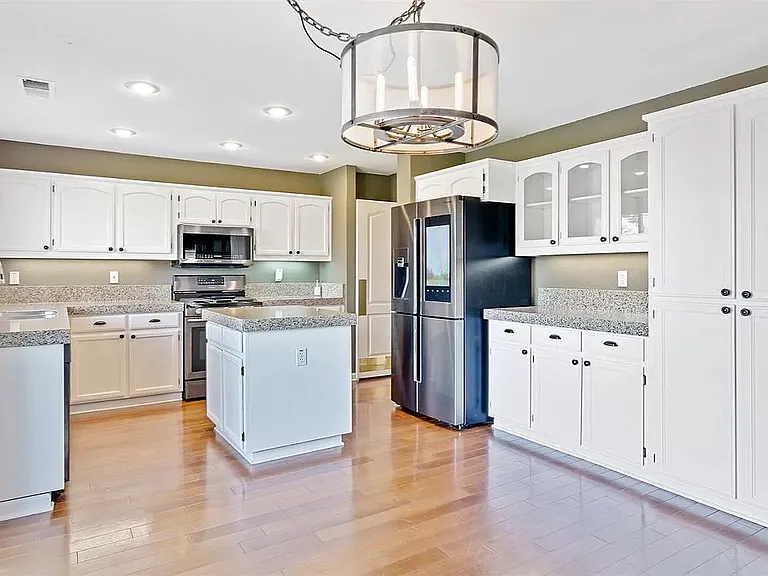 2293 Joseph Damon Dr — Photo 10