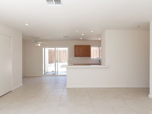 3rd image of 9470 Calle Escorial