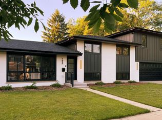 703 N Gibbons Ave, Arlington Heights, IL 60004