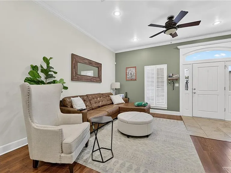 209 Robin Ave — Photo 5