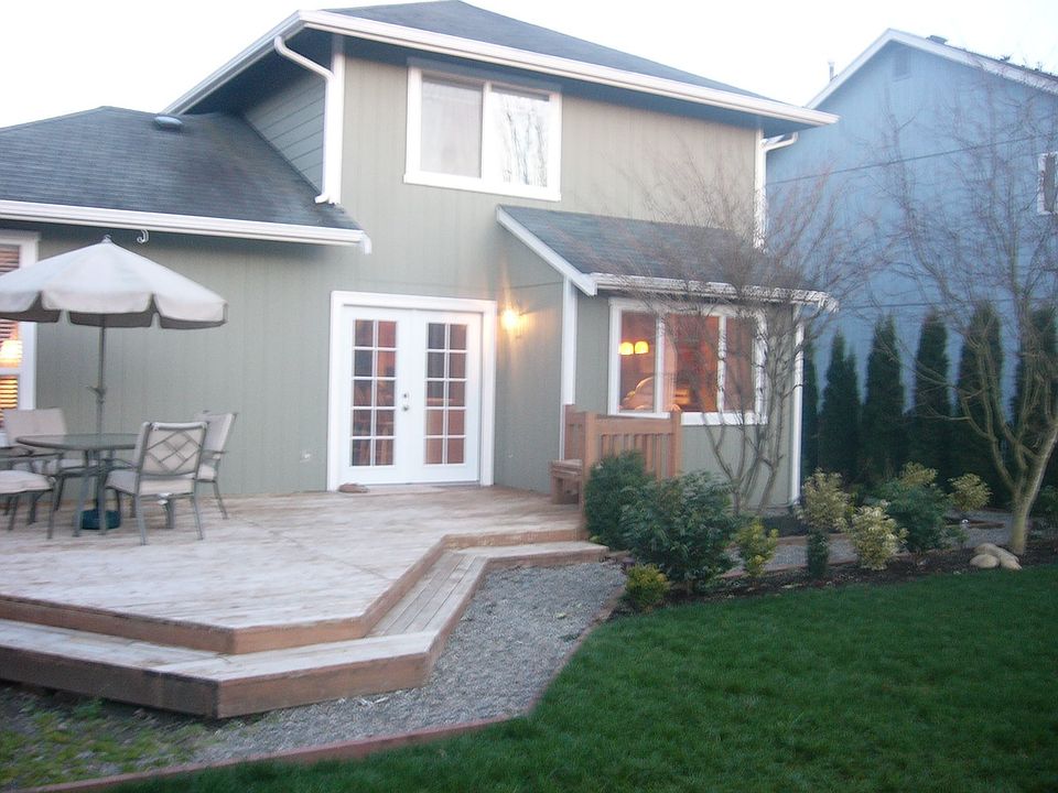 Beautiful home with large deck
