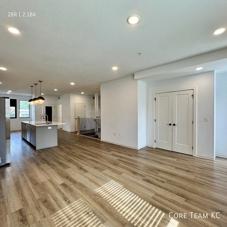 2 Bed Split Level Townhome for Rent in Shawnee — Photo 2