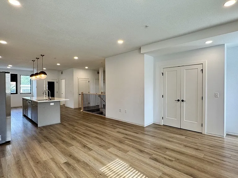 6115 Nieman Rd #6109B — Photo 2