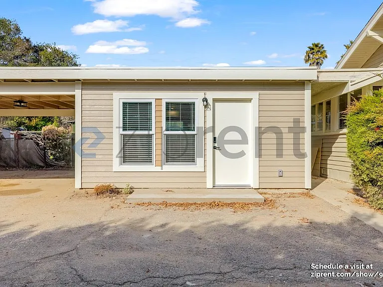 1815 San Andres St #B — Photo 3