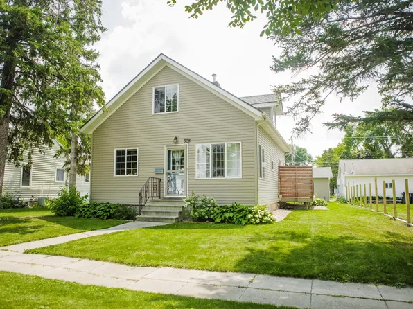 308 E 9th St, Morris, MN 56267