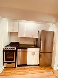 Rented by Metropolis Real Estate of Manhattan