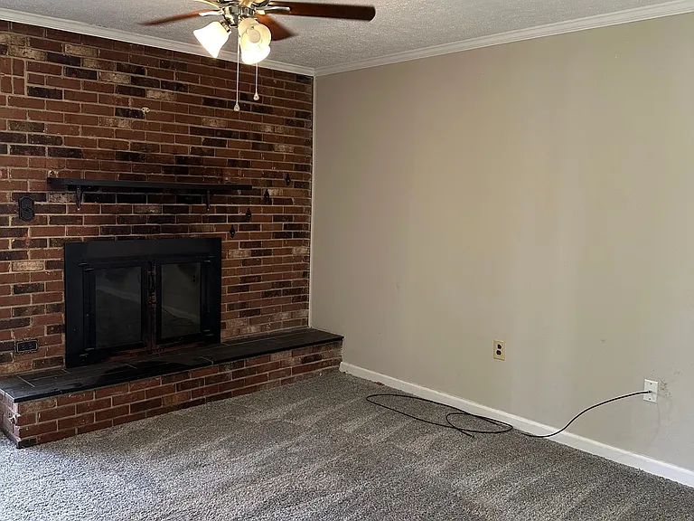 985 Pineland Ave — Photo 8