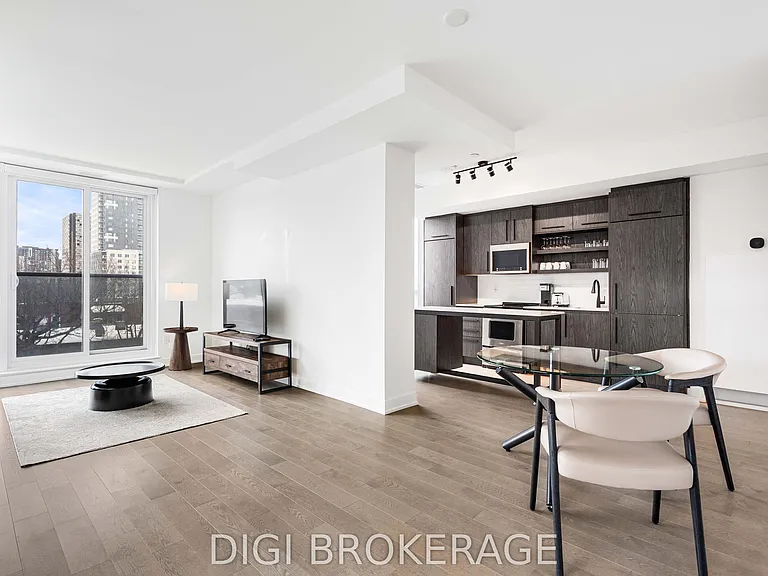 560 Rideau St #303 — Photo 9