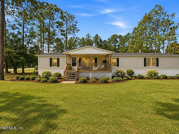 3rd image of 307 HORSETAIL Avenue