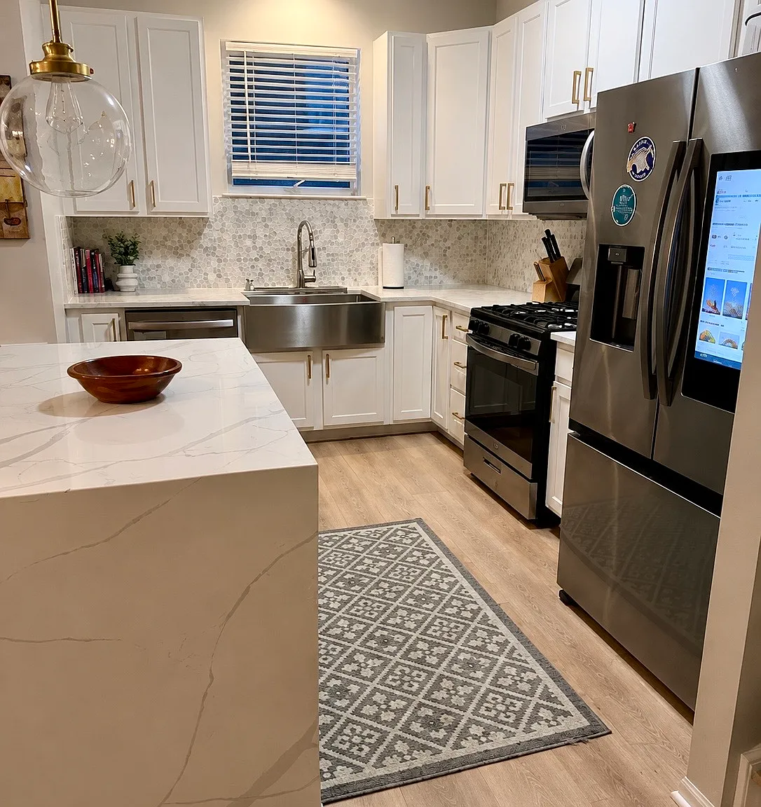 3 bed, 2.5 bath, 2400 sqft, $5,500 — Photo 4