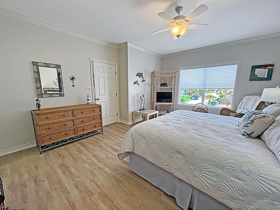 2nd image of 4812 Gulf Blvd