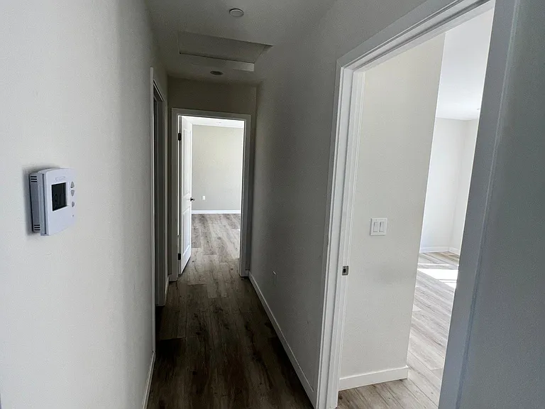 2314 Montrose Ave #E — Photo 10