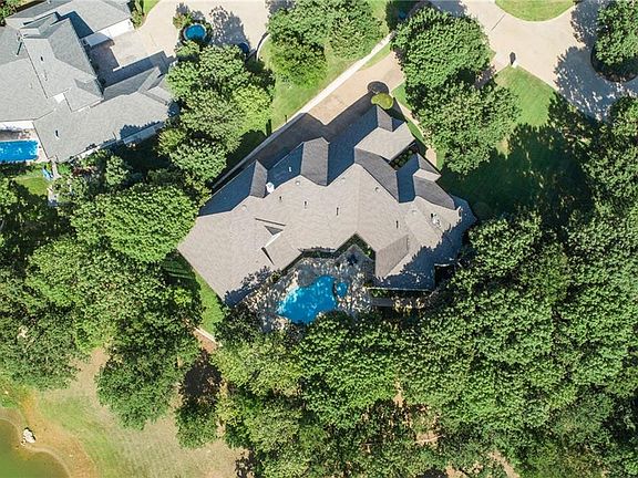 4th image of 4 Hillview Ct