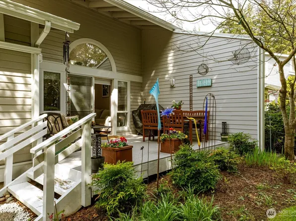 2418 James Place #402, Langley, WA 98260