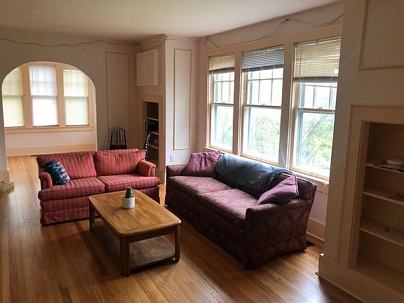 4th image of 212 Kensington Pl #1