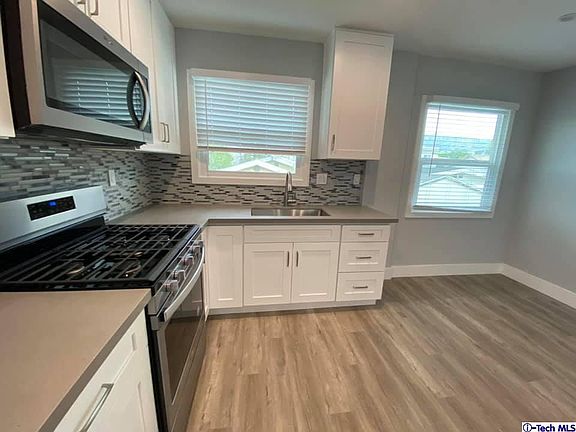 2nd image of 551 Palm Dr #B