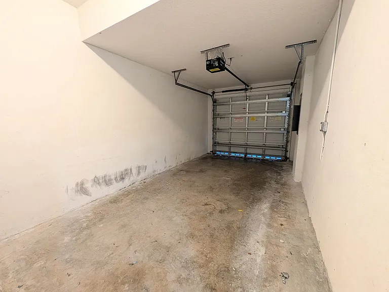 3484 NW 13th St — Photo 35