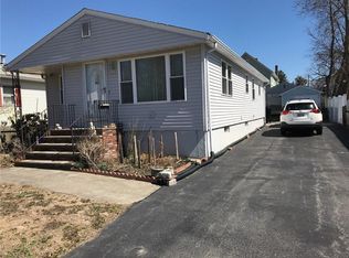 296 Greenwood St, Cranston, RI 02910