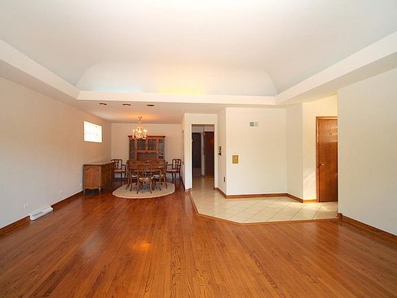 5th image of 7024 W Belmont Ave
