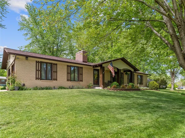 714 Pershing Dr, Warrenton, MO 63383