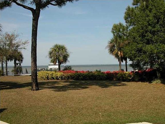 3rd image of 1376 Emerald Bay Dr