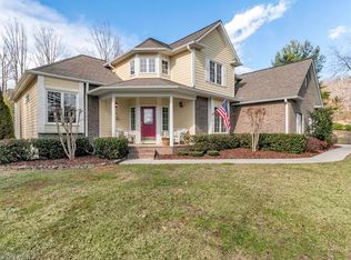 10 Ridgemont Dr, Weaverville, NC 28787