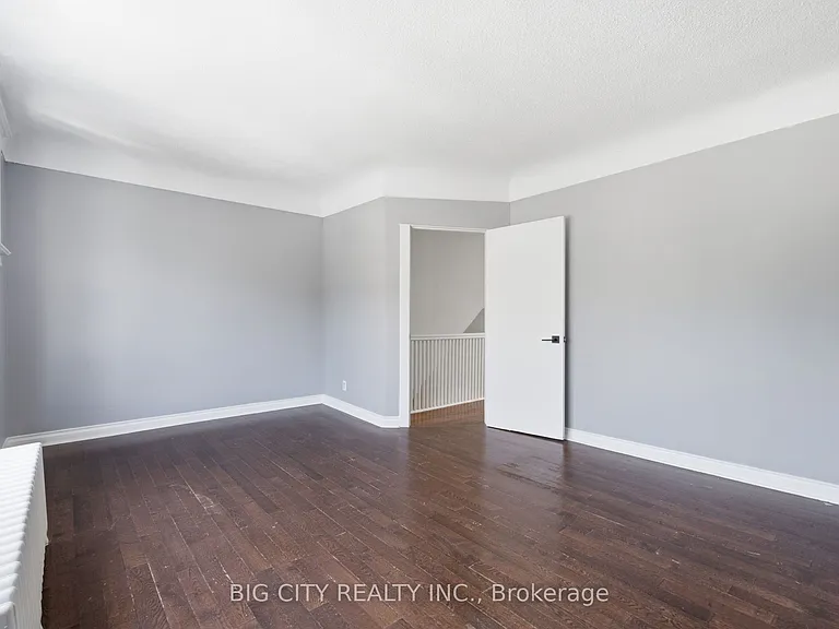 1362 Bathurst St #UPPER — Photo 17