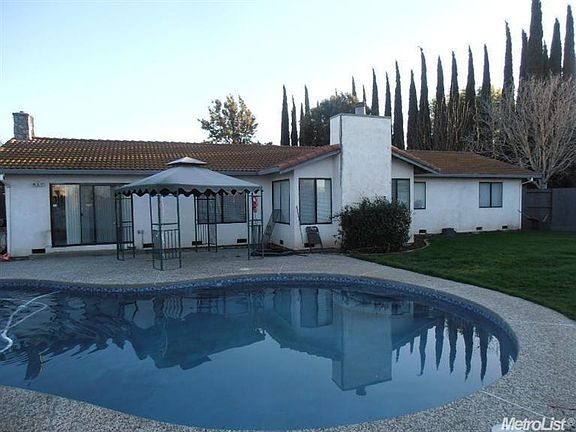 3rd image of 17147 W Los Padres Dr