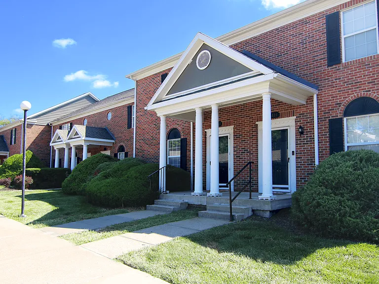 Coach House Apartments — Photo 15