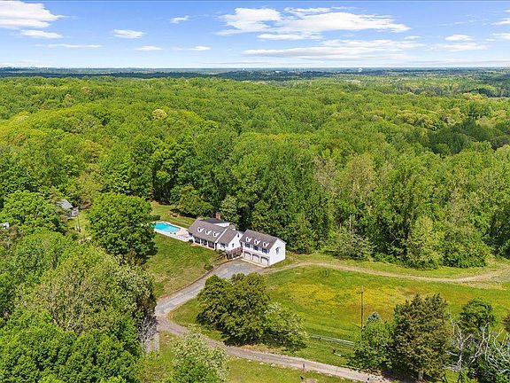 3rd image of 1118 Gumbottom Rd