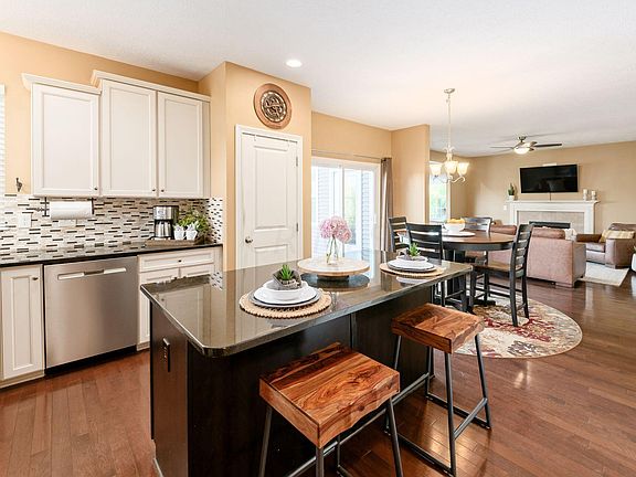 4th image of 10430 Summersweet Way