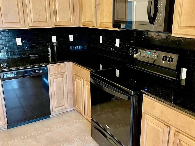 2 Sebastian Ct — Photo 6
