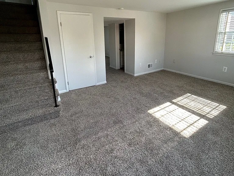 Longview — Photo 244