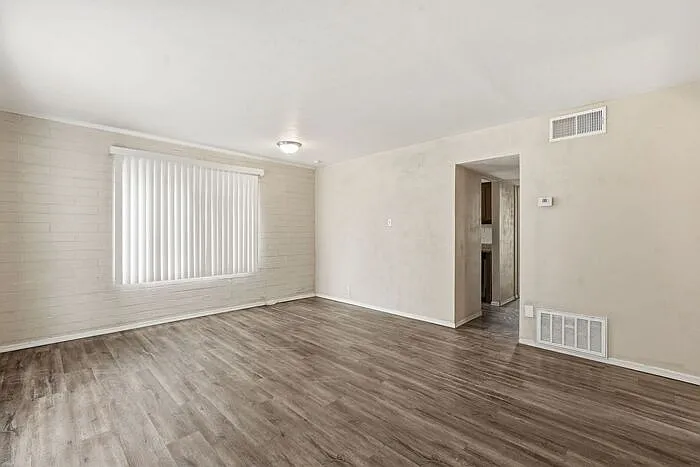 2520 E Cameron Vis — Photo 5