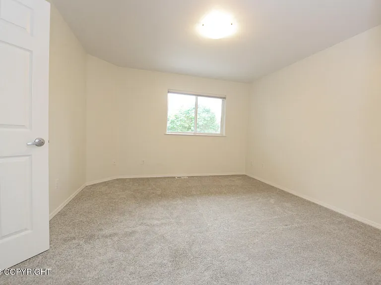 264 Dailey Ave — Photo 15