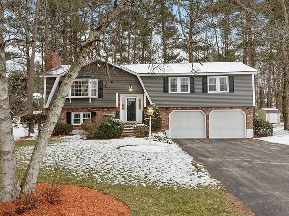4 Livingston Cir, Andover, MA 01810