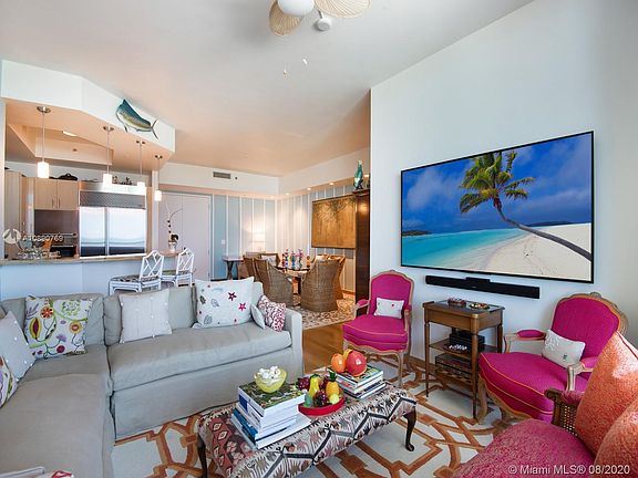 3rd image of 100 S Pointe Dr APT 808