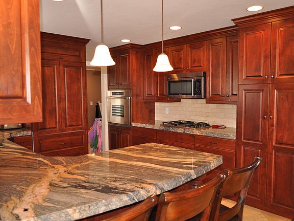 4th image of 9486 S Medallion Cir