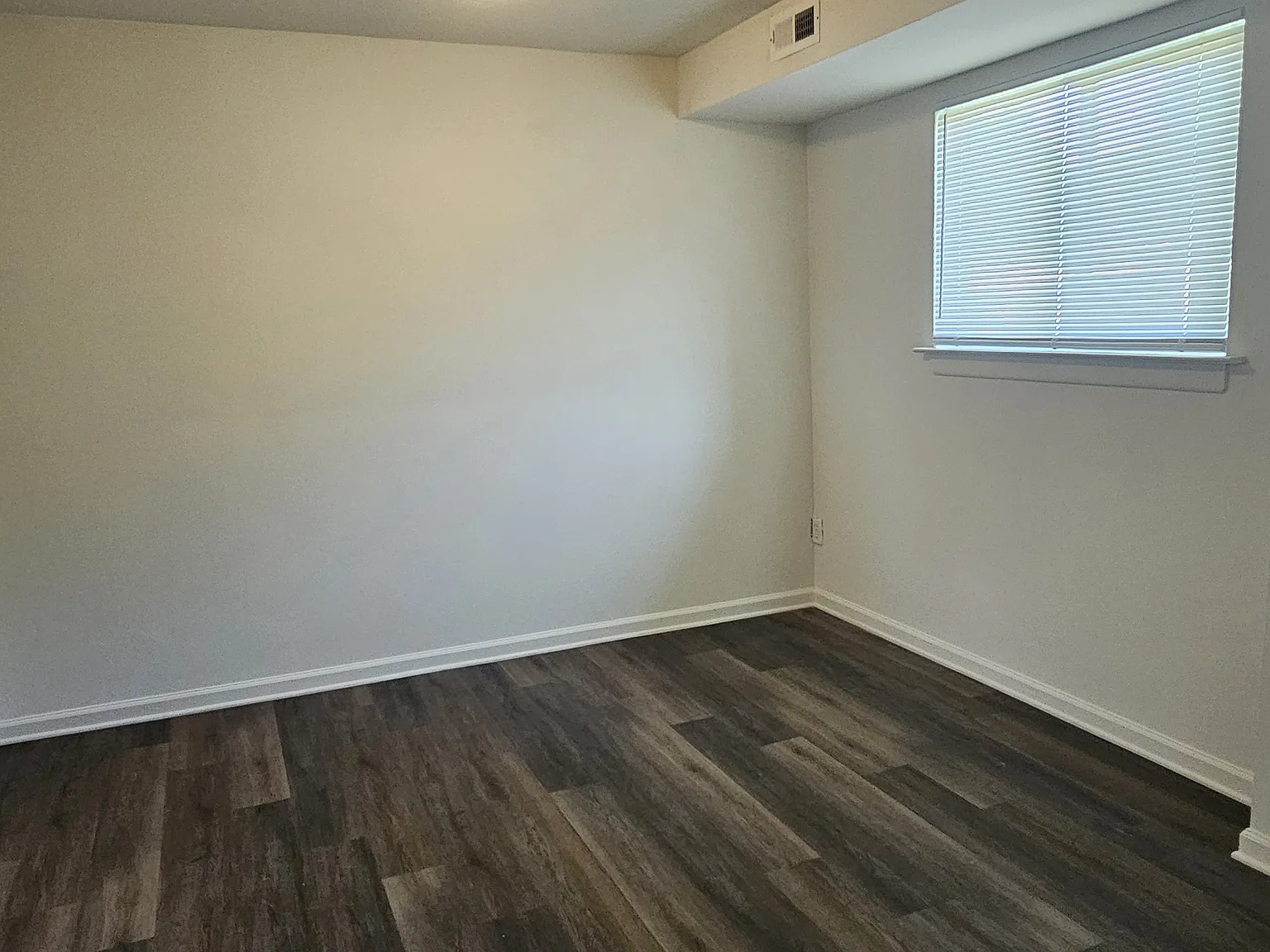 2 bed, 1225 sqft, $1,450 — Photo 2