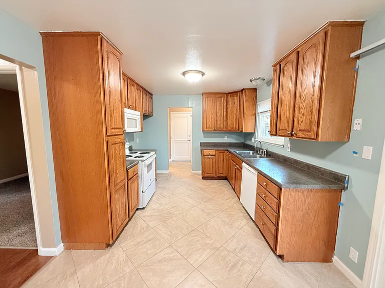6881 Kettering Cir — Photo 11