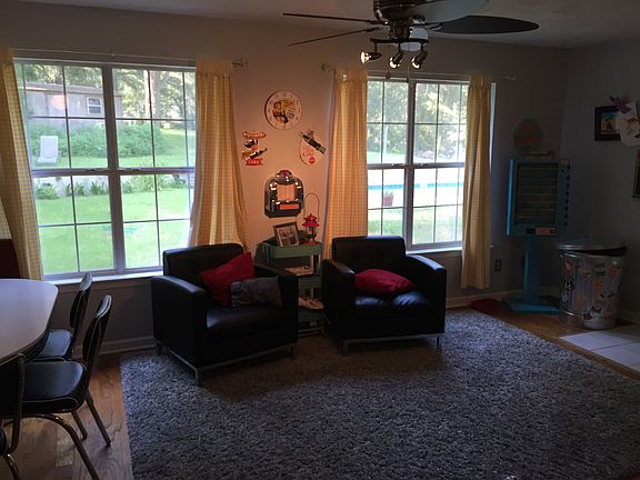 Sitting area in kitchen 
